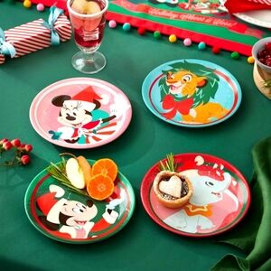 Mickey Mouse and Friends Holiday Plate Set